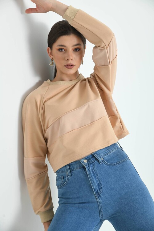 Beige Crop Slim Knitted Sweatshirt
