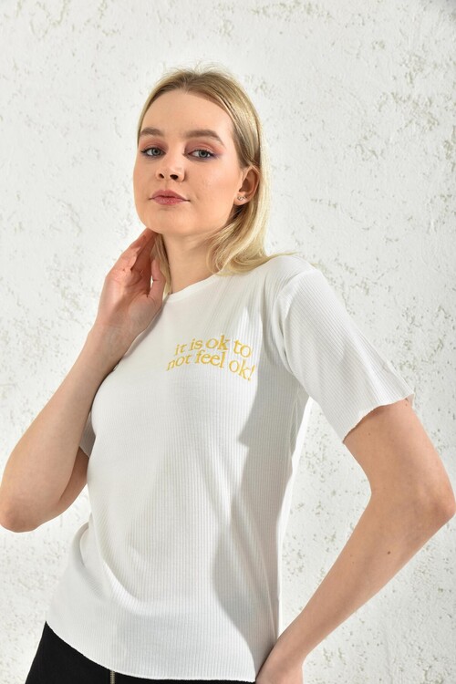 Beyaz Nakış Detaylı Kısa Kol T-Shirt
