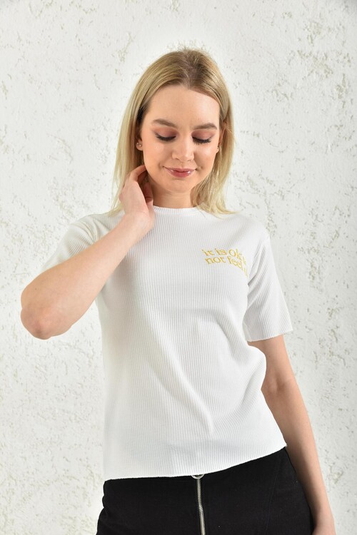 Beyaz Nakış Detaylı Kısa Kol T-Shirt