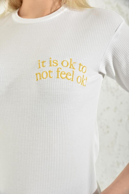 Beyaz Nakış Detaylı Kısa Kol T-Shirt