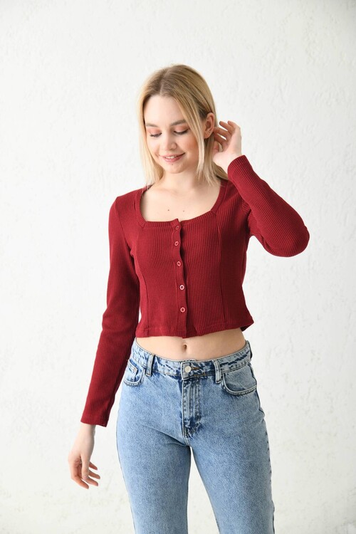Bordo Düğme Detaylı Örme Crop Bluz