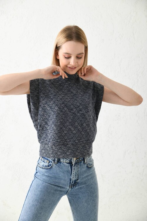 Gray Diamond Pattern Bat Sleeve Blouse