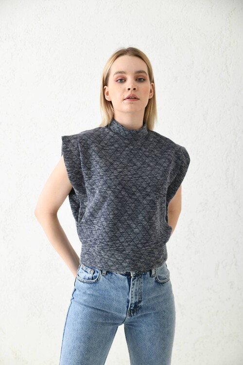 Gray Diamond Pattern Bat Sleeve Blouse