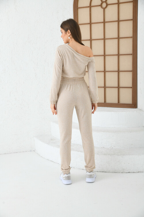 Woman Cream Boat Collar Soft Fabric Waist and Leg Elastic Tracksuit Set