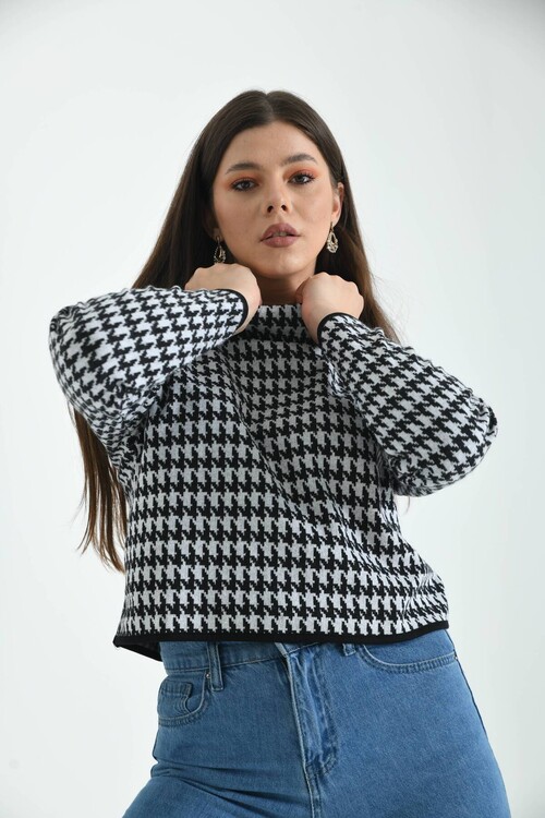 Black Turtleneck Crowbar Pattern Knitted Blouse