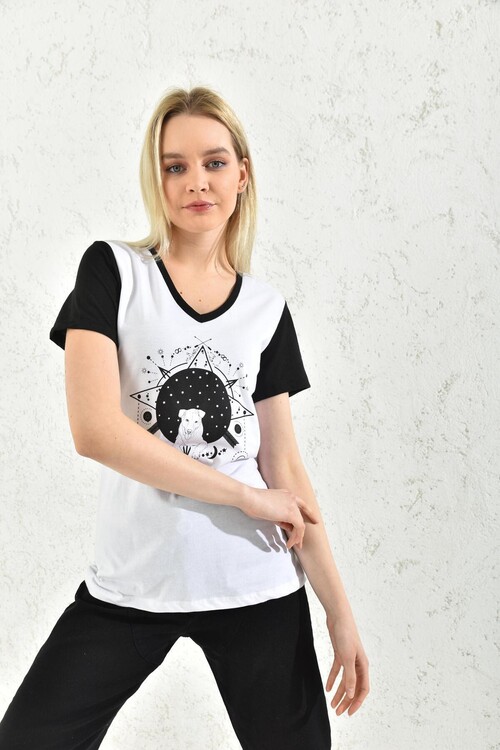 Siyah-Beyaz V Yaka Baskılı T-Shirt