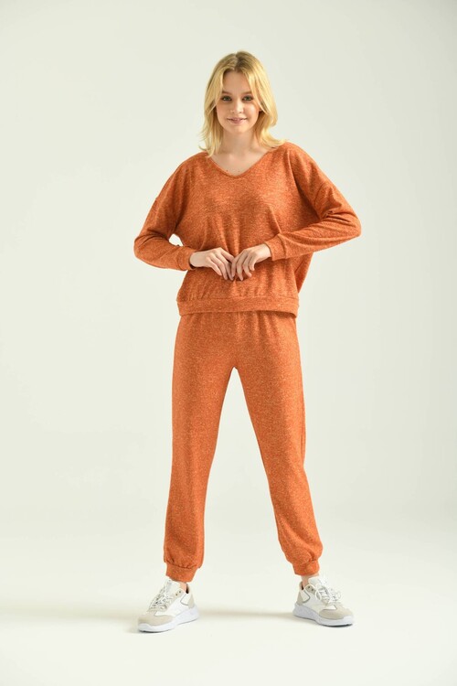 Turuncu V Yaka Yumoş Kumaş Örme Pijama Takımı