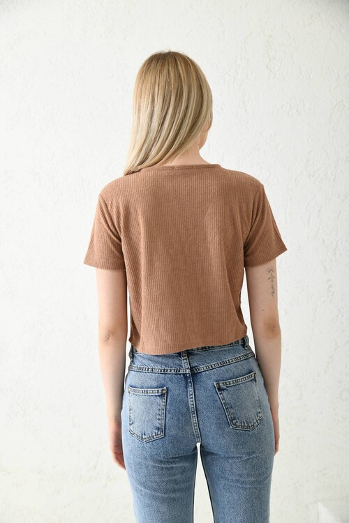 Mink Button Detailed Knitted Crop Blouse