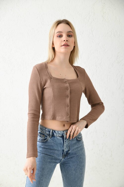 Mink Button Detailed Knitted Crop Blouse