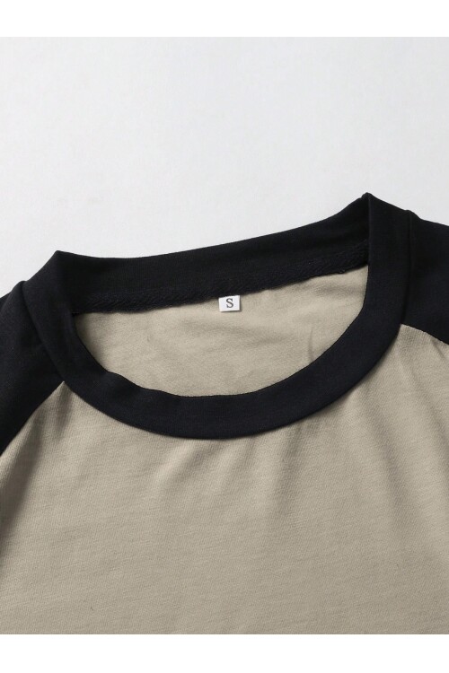 Bej Bisiklet Yaka Omuzları Siyah Garni T-Shirt