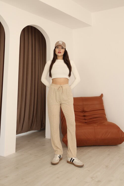 Bej Yumoş Yüksek Bel Bağlamalı ve Paça Lastik Detaylı Eşofman Altı