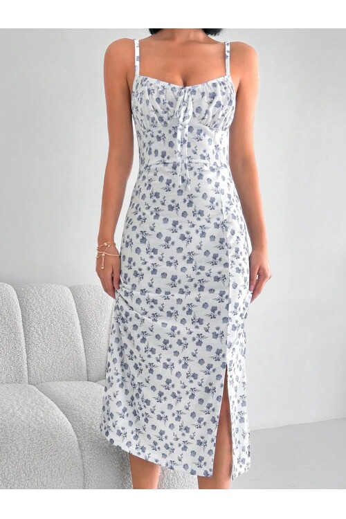 Beyaz Mavi Çiçek Desenli Önü V Yaka Büzgülü Midi Boy Yırtmaç Detaylı Elbise
