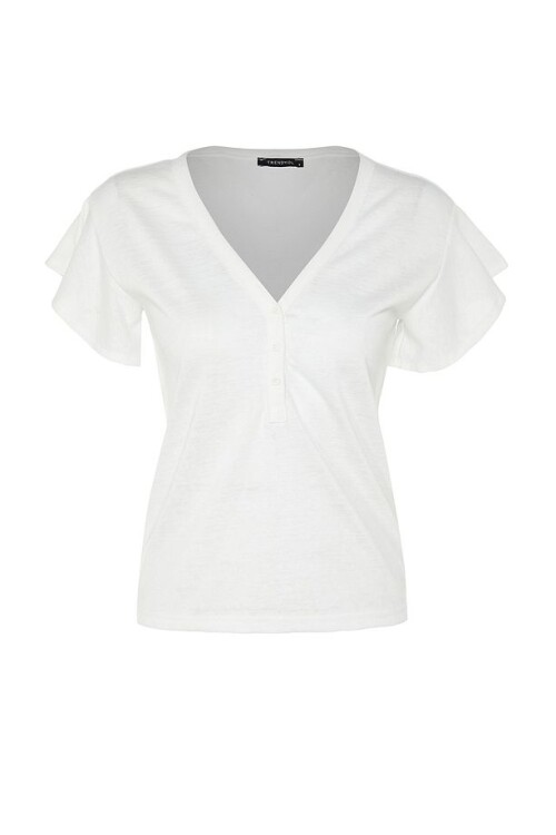 Beyaz V Yaka Keten Görünümlü Düğmeli Fırfırlı Regular Kalıp Örme T-Shirt