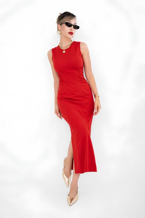 Kırmızı Büzgü Drape Detaylı Bodycon Midi Elbise | Vücuda Oturan Balık Siluet | Bisiklet Yaka Ay Kol | Esnek Micro Örme Kumaş