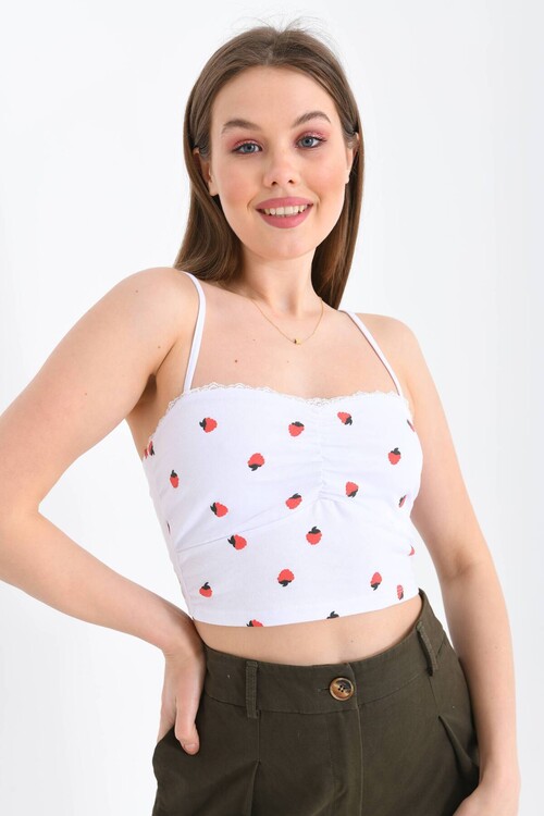Kadın Beyaz Tül Detay Çilek Baskılı Askılı Crop Bluz 