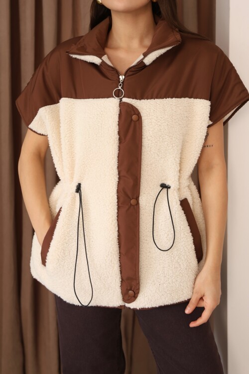 Kadın Ekru Polar ve Kahve Garnili Fermuar ve Cep Detaylı Şişme Mont