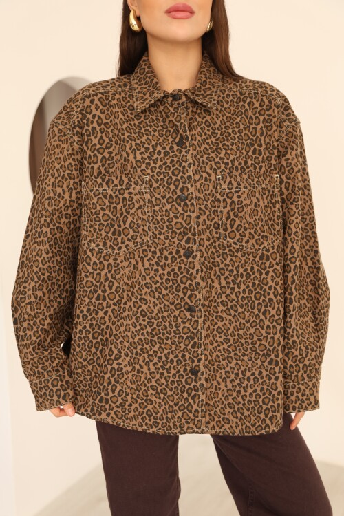 Kadın Kahverengi Leopar Desenli Düğme Detaylı Gömlek Yaka Oversize Ceket