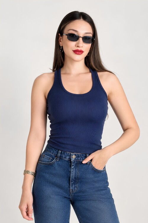 Kadın Lacivert Fitted Havuz Yaka Atlet | Kalın Askılı Fitilli Kaşkorse Örme Kumaş | %98 Pamuk %2 Elastan Esnek Vücuda Oturan Basic Atlet | Günl