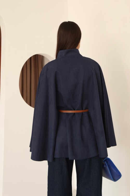 Kadın Lacivert Süet Kemer ve Yakası Düğme Detaylı Yarasa Kol Görünümlü Panço