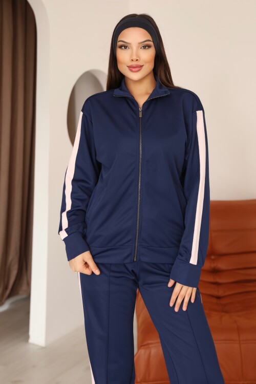 Kadın Lacivert Yanları Şerit Detaylı Eşofman Takımı