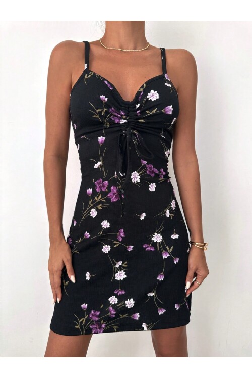 Kadın Siyah Mor Çiçekli Göğüs Detaylı Askılı Diz Üstü Elbise