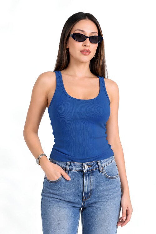 Mavi Fitted Havuz Yaka Atlet | Kalın Askılı Fitilli Kaşkorse Örme Kumaş | %98 Pamuk %2 Elastan Esnek Vücuda Oturan Basic Atlet