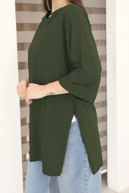 Moviment Kadın Standart Beden Duble Kol Yandan Yırtmaçlı Haki T-shirt