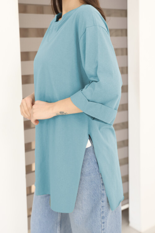 Moviment Kadın Standart Beden Duble Kol Yandan Yırtmaçlı Mavi T-shirt