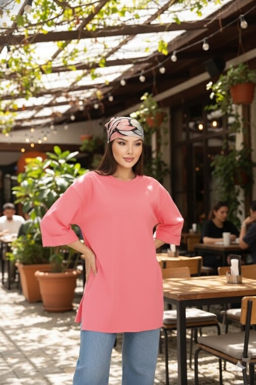Moviment Kadın Standart Beden Duble Kol Yandan Yırtmaçlı Pembe T-shirt