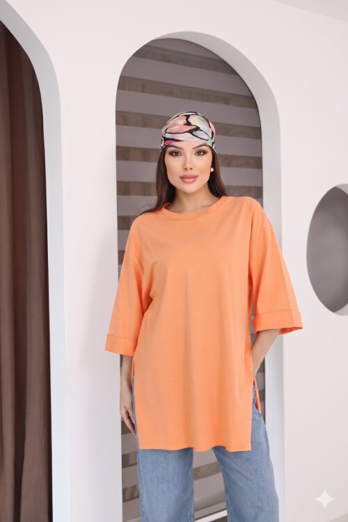 Moviment Kadın Standart Beden Duble Kol Yandan Yırtmaçlı Turuncu T-shirt