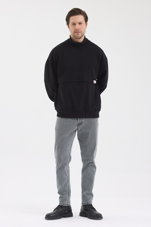 Urban Fit Siyah Dik Yaka Oversize Etiket Detaylı Şardonlu Sweatshirt