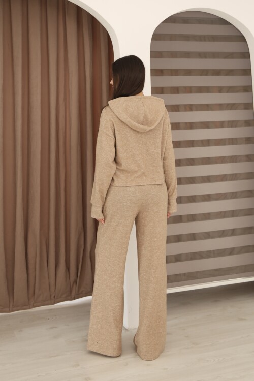 Vizon Yumoş Kumaş Kapüşon ve Fermuar Detaylı Geniş Paça Yüksek Bel Pantolonlu Eşofman Takımı