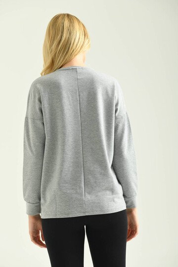 Gray Crew Neck Long Sleeved T-Shirt