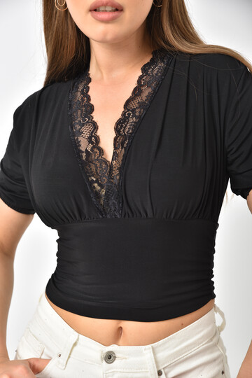 Siyah Dantelli V Yaka Sandy Kumaş Crop Bluz