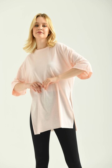 Yavruağzı Duble Kol Geniş Kesim Asimetrik Yırtmaçlı Örme T-Shirt