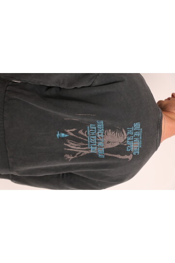 Antrasit Asit Yıkamalı Önü Baskılı Arkası Baskı ve Nakış Detaylı Sweatshirt