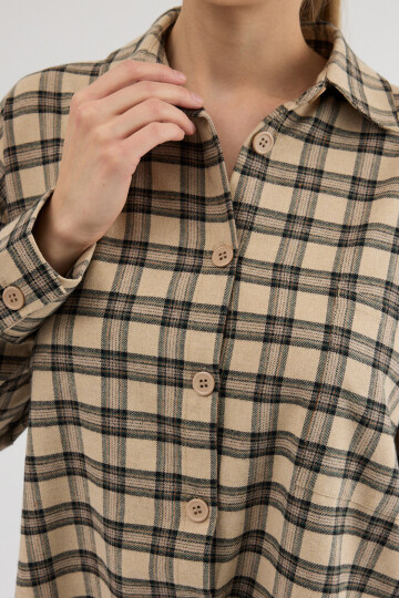 Bej Oversize Kesim Uzun Kol Düğme ve Cep Detaylı Ekose Gömlek
