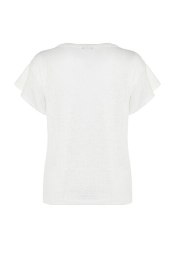 Beyaz V Yaka Keten Görünümlü Düğmeli Fırfırlı Regular Kalıp Örme T-Shirt