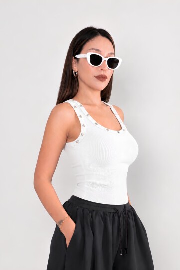 Beyaz Zımba Detaylı Fitted Atlet | Vücuda Oturan %100 Pamuk Örme Kumaş | Kolsuz Basic Tasarım | Modern Şık Günlük Casual Rahat Üst Giyim