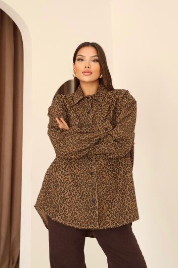 Kadın Kahverengi Leopar Desenli Düğme Detaylı Gömlek Yaka Oversize Ceket