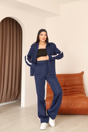Kadın Lacivert Yanları Şerit Detaylı Eşofman Takımı