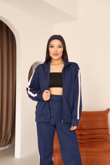 Kadın Lacivert Yanları Şerit Detaylı Eşofman Takımı