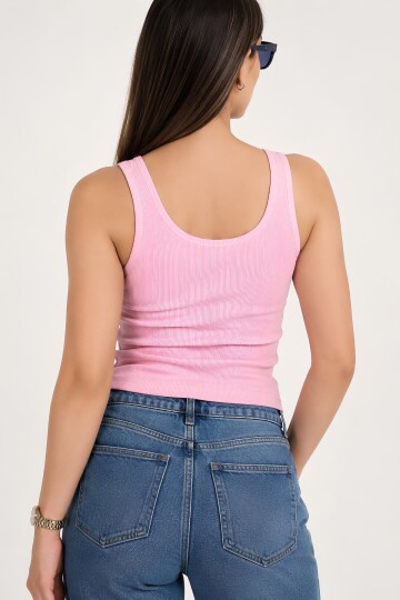 Kadın Pembe Fitted Havuz Yaka Atlet | Kalın Askılı Fitilli Kaşkorse Örme Kumaş | %98 Pamuk %2 Elastan Esnek Vücuda Oturan Basic Atlet | Günlük Casual 