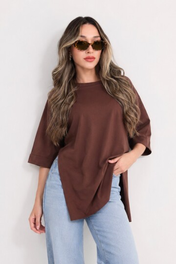 Moviment Kadın Standart Beden Duble Kol Yandan Yırtmaçlı Kahverengi T-shirt