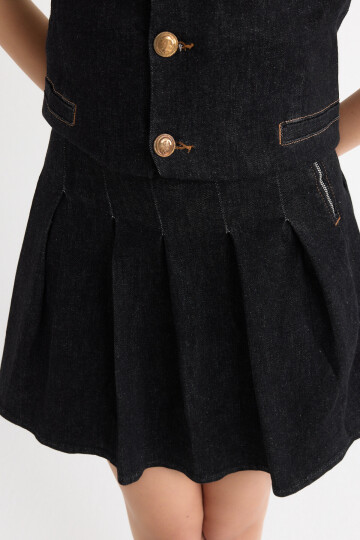 Siyah Yıkamalı Pile Detaylı Mini Etek ve Kolsuz  Düğme Detaylı Blazer Yelek/Ceket İkiliTakım